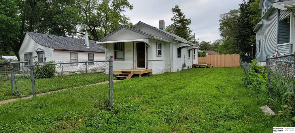 4717 N 18th Street, Omaha, NE 68110