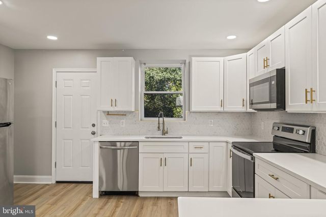 353 E UPSAL ST, Philadelphia, PA 19119