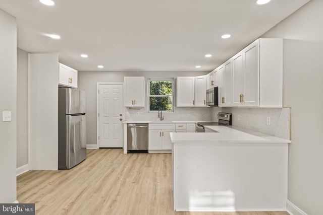 353 E UPSAL ST, Philadelphia, PA 19119