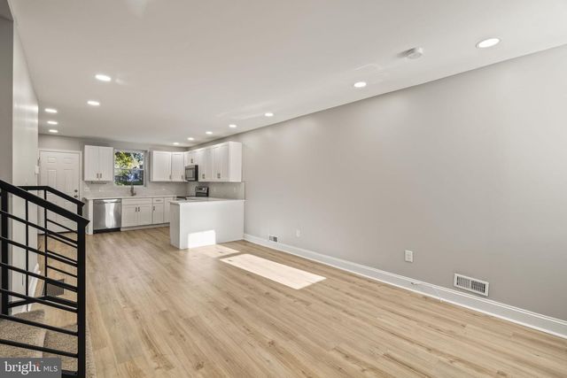353 E UPSAL ST, Philadelphia, PA 19119