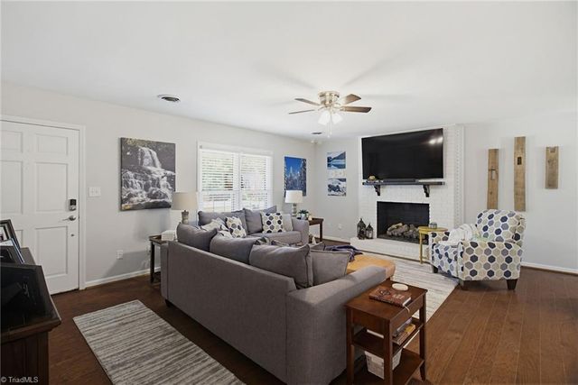 633 Nottinghill Drive, Winston-salem, NC 27107
