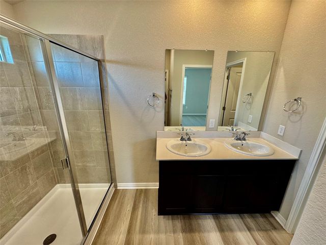 4909 Hazelnut LN, Del Valle, TX 78617