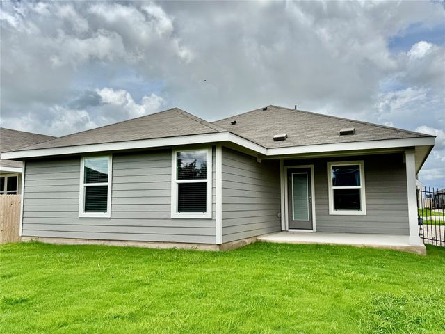 4909 Hazelnut LN, Del Valle, TX 78617