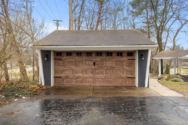 45401 W 9 Mile Road, Novi, MI 48374