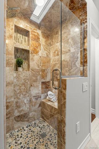 45401 W 9 Mile Road, Novi, MI 48374