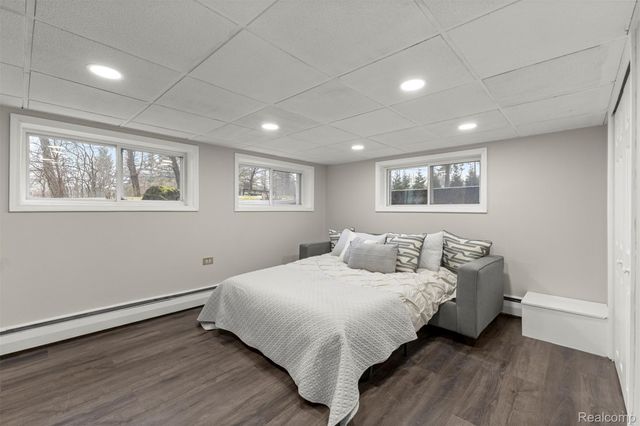 45401 W 9 Mile Road, Novi, MI 48374