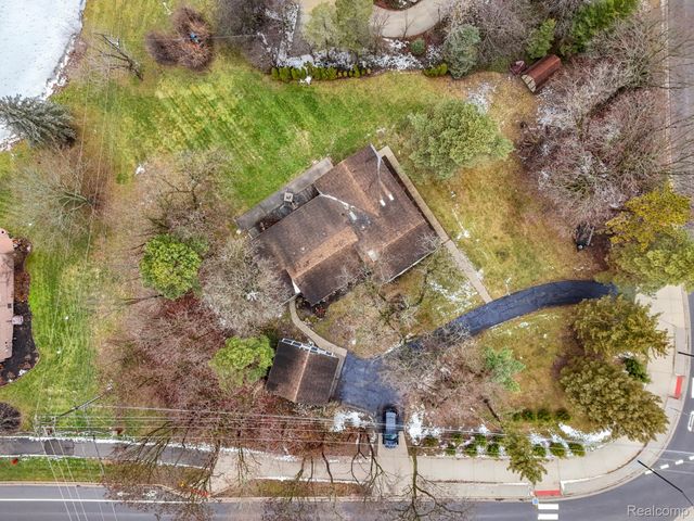 45401 W 9 Mile Road, Novi, MI 48374