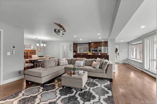 45401 W 9 Mile Road, Novi, MI 48374