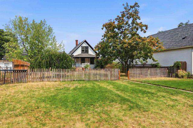 1218 W Shannon Ave, Spokane, WA 99205