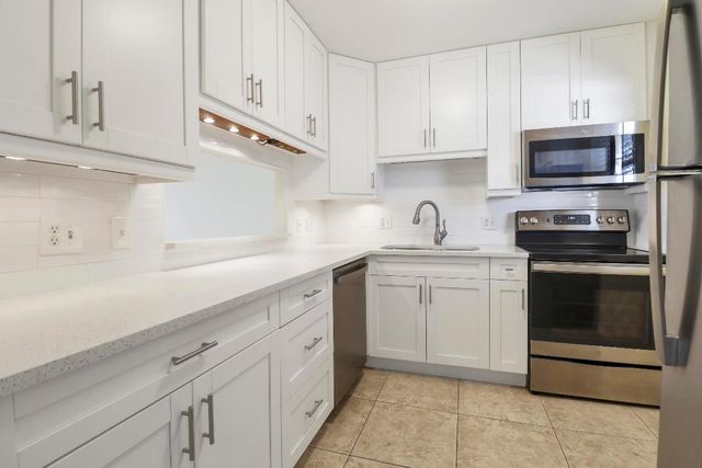 12016 Greenway Circle S 204, Royal Palm Beach, FL 33411