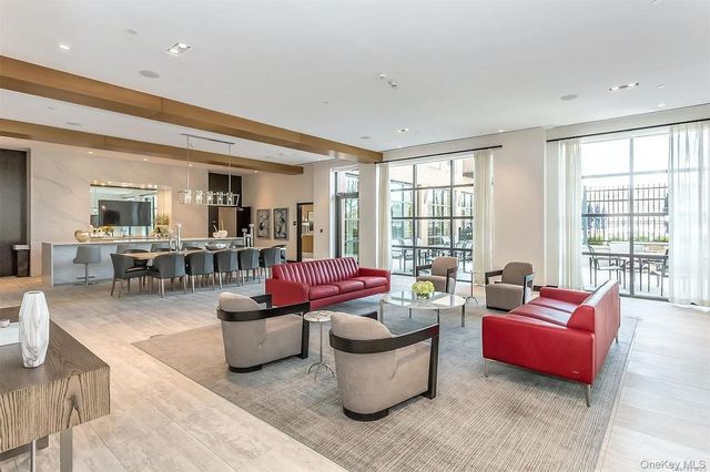 100 Garvies Point Road 1146, Glen Cove, NY 11542