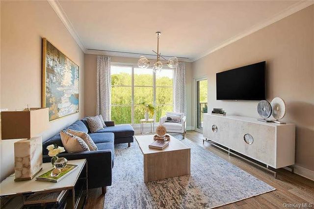 100 Garvies Point Road 1146, Glen Cove, NY 11542