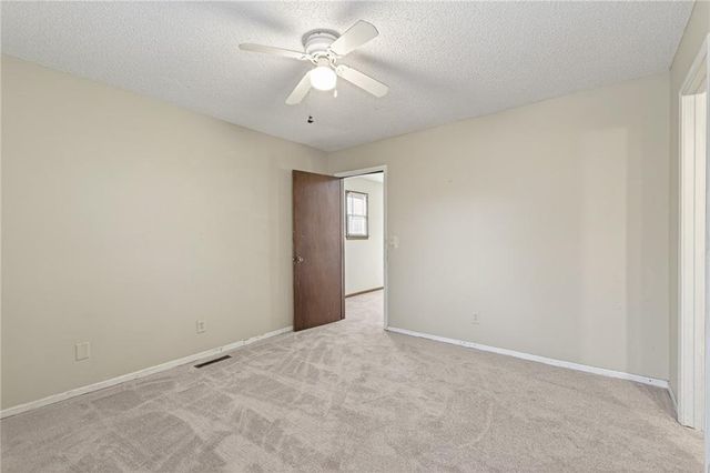 16404 Covey Lane, Bonner Springs, KS 66012