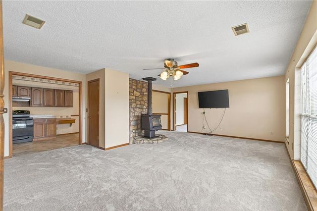 16404 Covey Lane, Bonner Springs, KS 66012