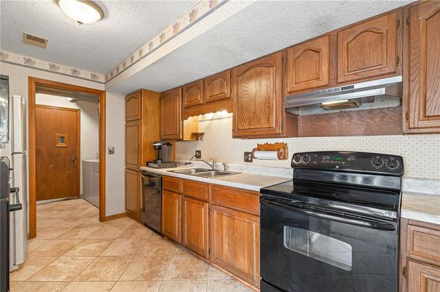 16404 Covey Lane, Bonner Springs, KS 66012