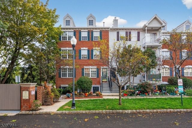 42 Vaughan Dr 42, Newark City, NJ 07103