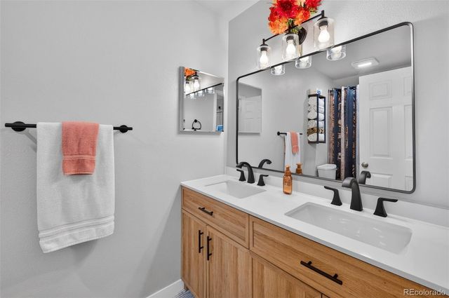960 S Zeno Way, Aurora, CO 80017