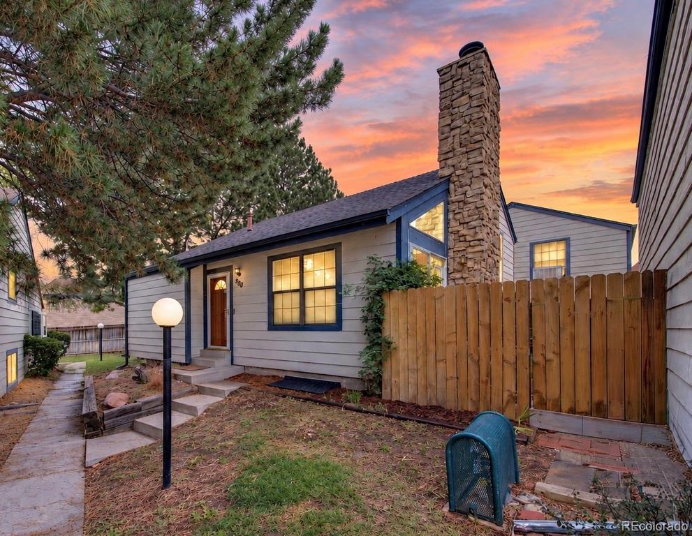 960 S Zeno Way, Aurora, CO 80017