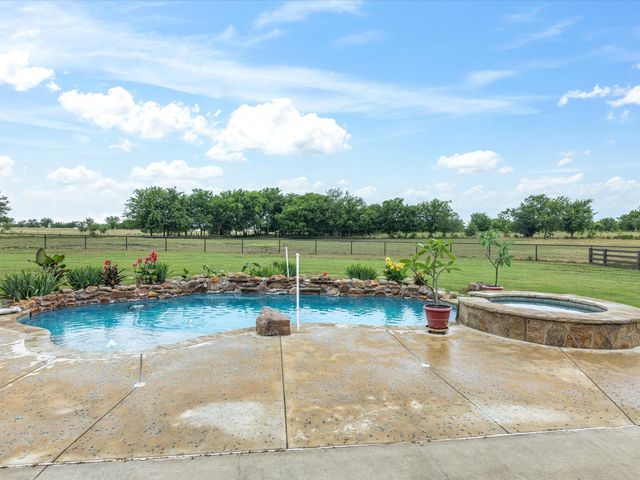 25459 Dove Hollow Drive, Justin, TX 76247