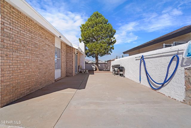 6636 STAR OF INDIA Lane, El Paso, TX 79924