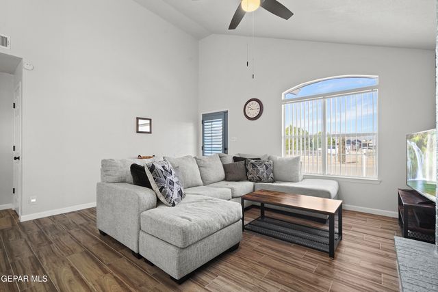 6636 STAR OF INDIA Lane, El Paso, TX 79924