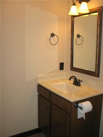 2965 Brewster Dr, Clarksville, TN 37042