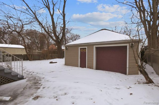 124 E Windemere Avenue, Royal Oak, MI 48073