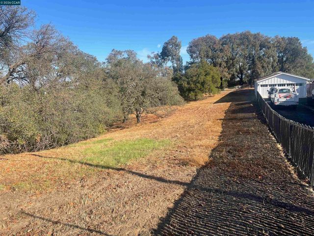 35 Hilltop Rd, Martinez, CA 94553