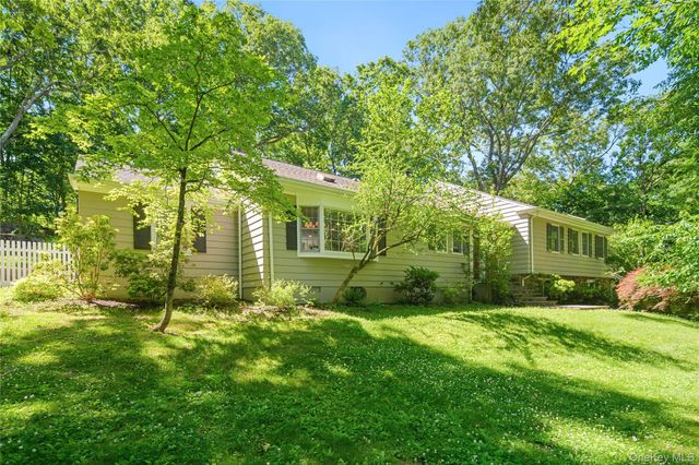 105 Cross Ridge, Chappaqua, NY 10514