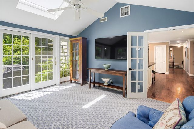 105 Cross Ridge, Chappaqua, NY 10514