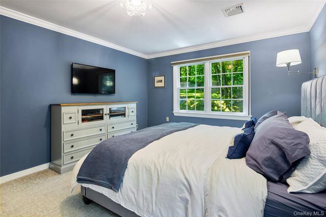 105 Cross Ridge, Chappaqua, NY 10514