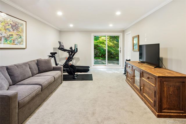 105 Cross Ridge, Chappaqua, NY 10514