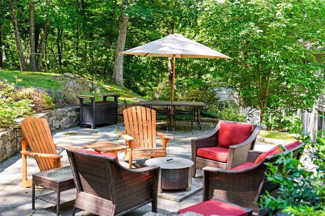 105 Cross Ridge, Chappaqua, NY 10514