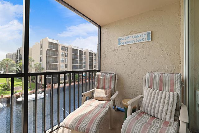 8 Royal Palm Way 3010, Boca Raton, FL 33432