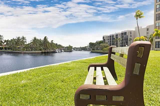 8 Royal Palm Way 3010, Boca Raton, FL 33432