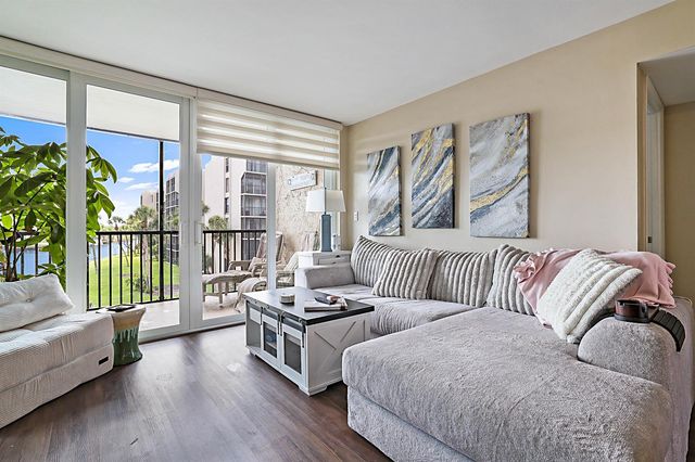 8 Royal Palm Way 3010, Boca Raton, FL 33432