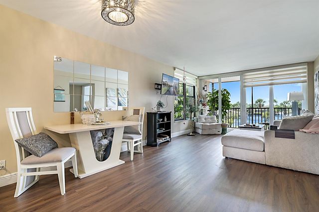 8 Royal Palm Way 3010, Boca Raton, FL 33432