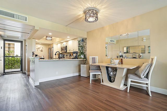 8 Royal Palm Way 3010, Boca Raton, FL 33432