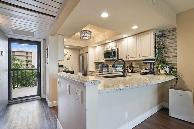 8 Royal Palm Way 3010, Boca Raton, FL 33432