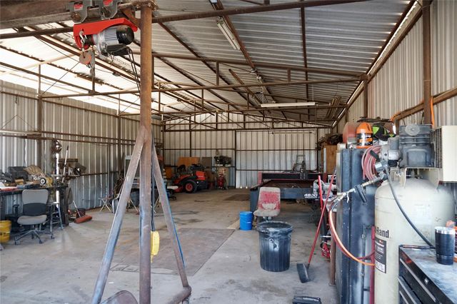 1375 CR 320, Granger, TX 76530