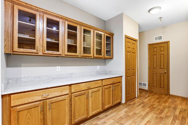 6784 Pine Crest Trail S, Cottage Grove, MN 55016