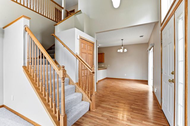 6784 Pine Crest Trail S, Cottage Grove, MN 55016