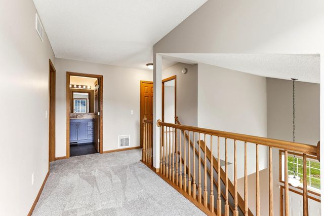 6784 Pine Crest Trail S, Cottage Grove, MN 55016