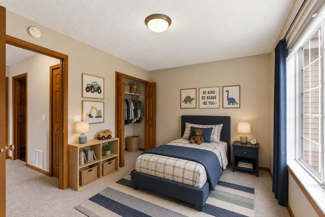 6784 Pine Crest Trail S, Cottage Grove, MN 55016