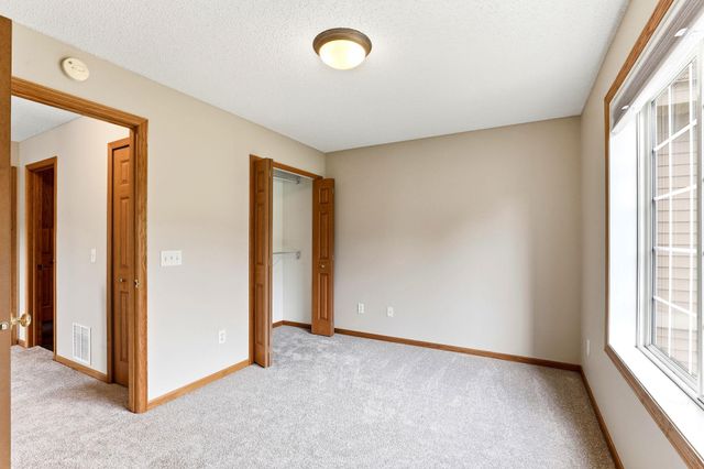 6784 Pine Crest Trail S, Cottage Grove, MN 55016