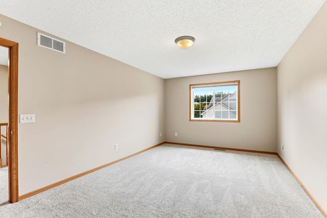 6784 Pine Crest Trail S, Cottage Grove, MN 55016