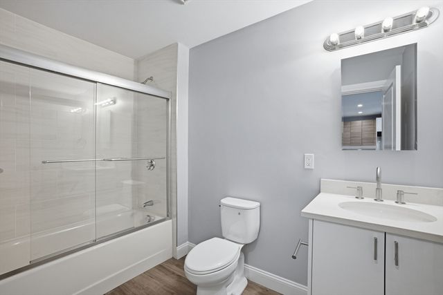 632 Centre St 305, Boston, MA 02139