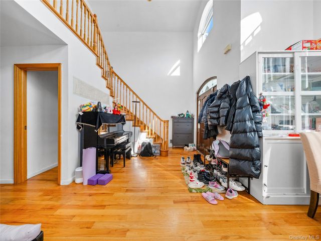 24571 61st Avenue, Little Neck, NY 11362