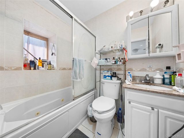 24571 61st Avenue, Little Neck, NY 11362