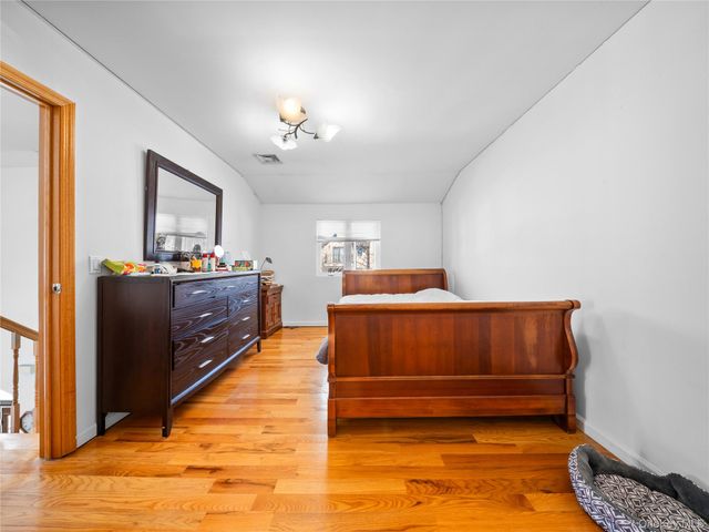 24571 61st Avenue, Little Neck, NY 11362